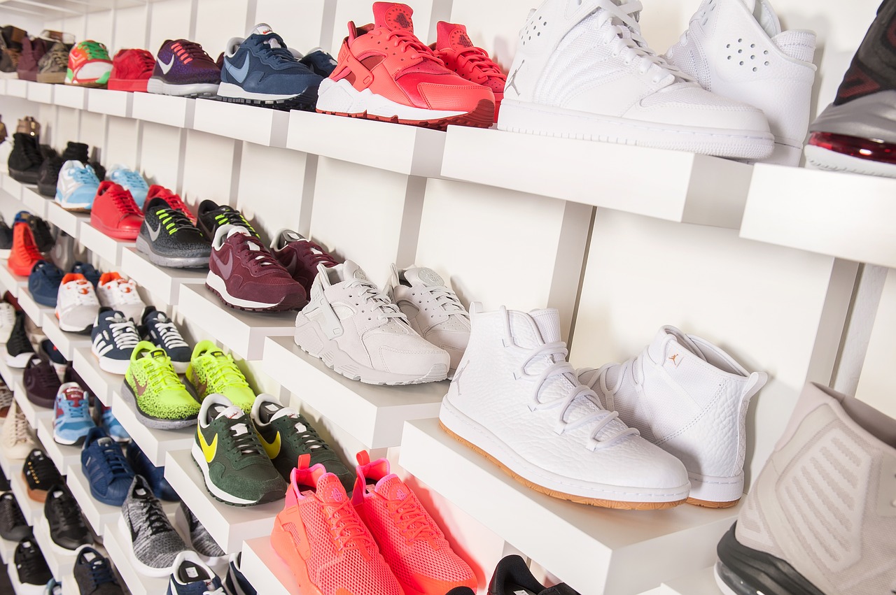 Kolorowe buty – czy to dobry pomysł, aby takie kupić?